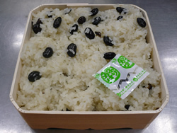 黒豆白蒸し折詰めイメージ