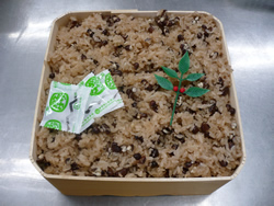 お赤飯折詰めイメージ